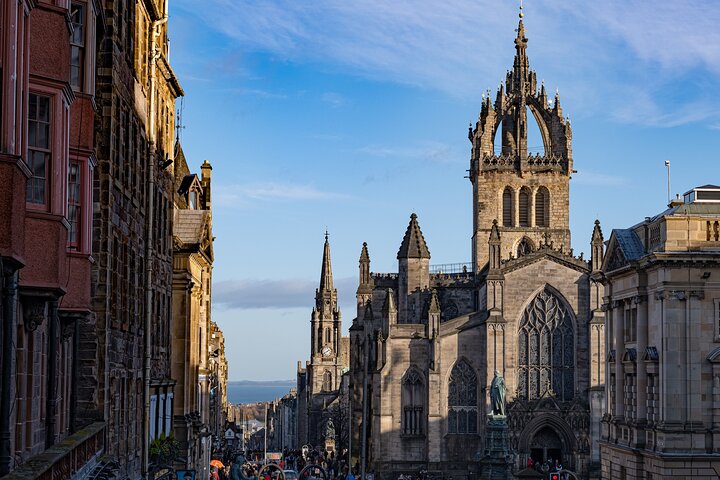 Edinburgh Castle: Guided Walking Tour with Entry Ticket