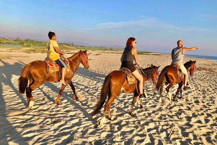 Beach Horseback Riding Adventure in Copalita, Huatulco