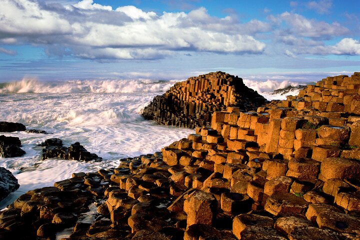 Chauffeur Giants Causeway & Belfast Private Day Tour From Dublin