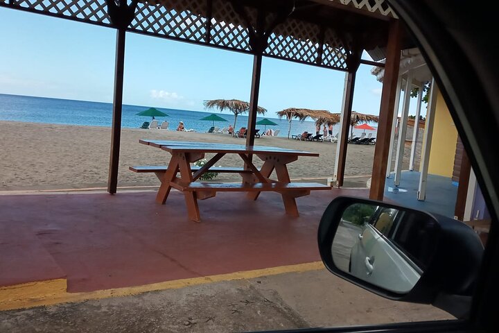 Pepper's Choice : Waterfalls, Sulphur Spa & Black Sand Beach