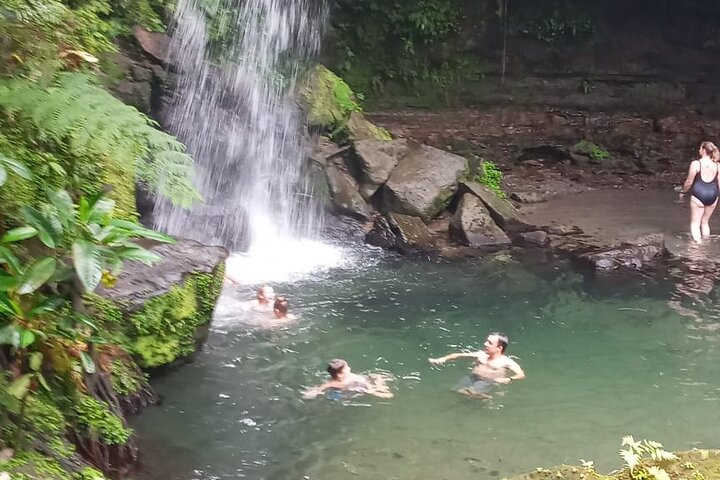 Pepper's Choice : Waterfalls, Sulphur Spa & Black Sand Beach