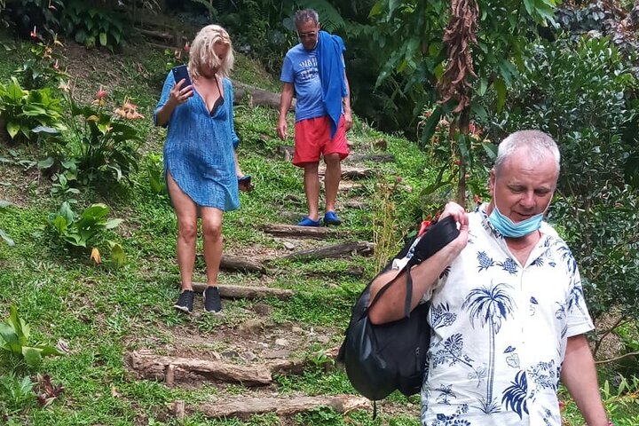 Pepper's Choice : Waterfalls, Sulphur Spa & Black Sand Beach