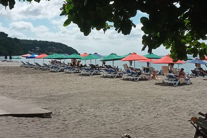 Pepper's Choice : Waterfalls, Sulphur Spa & Black Sand Beach