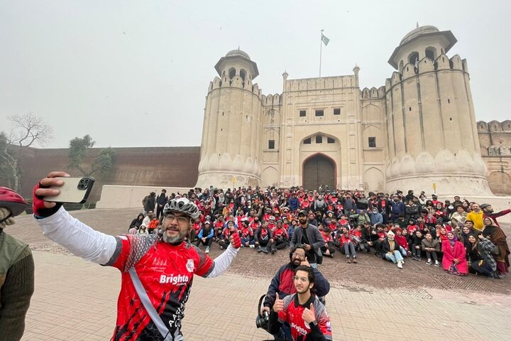 Private & Guided: Wagah Border, Walled City & Lahore Fort Full Day Tour