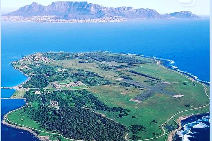 Robben Island and Iconic Table Mountain Tour