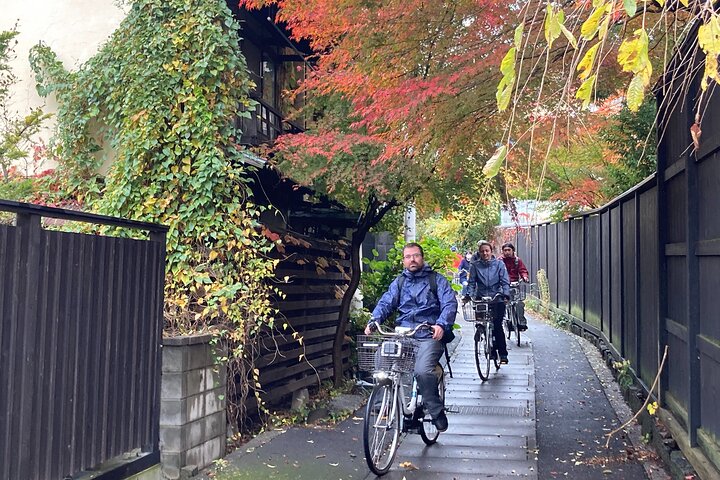 Private Electric Bike Tour & Soba Lunch