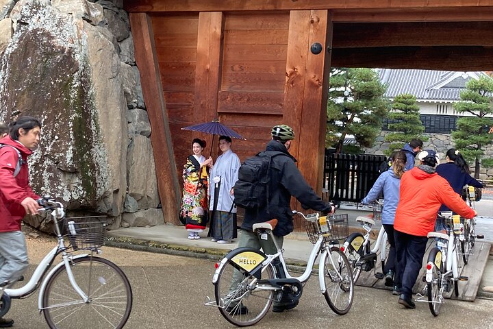 Private Electric Bike Tour & Soba Lunch