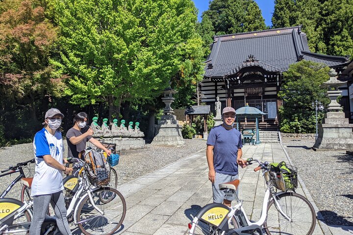 Private Electric Bike Tour & Soba Lunch