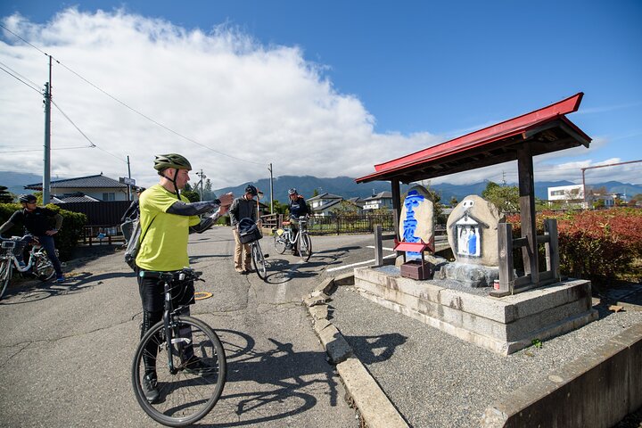 Private Electric Bike Tour & Soba Lunch