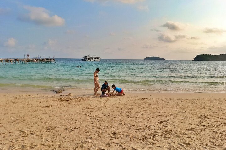 OnBird - Private family KID-FRIENDLY Snorkeling trip by speedboat in Phu Quoc