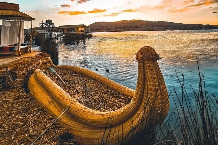 3h Boat Tour to Uros Island from Puno