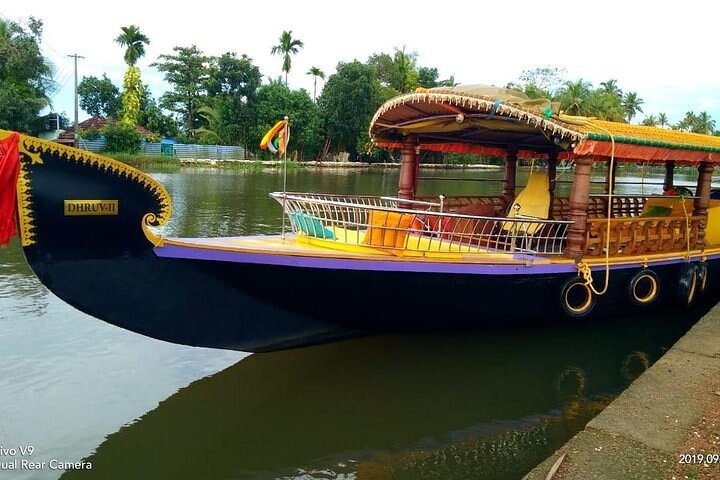 Kochi Private Tour : Backwater Cruise in Aleppey