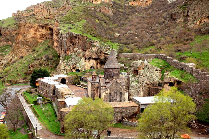 Private 7-8-hour Khor Virap, Garni temple & Geghard monastery trip from Yerevan