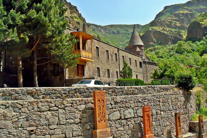 Private 7-8-hour Khor Virap, Garni temple & Geghard monastery trip from Yerevan