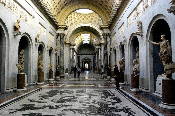 Vatican Museum Sistine Chapel & St Peter Early Entry Private Tour