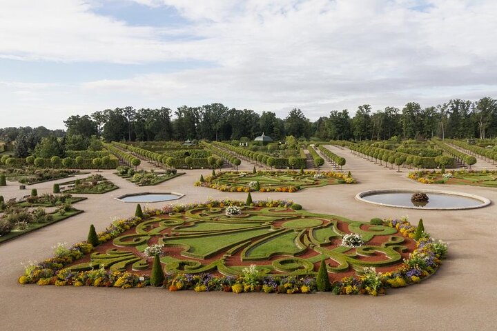Riga to Vilnius - Sightseeing transfer