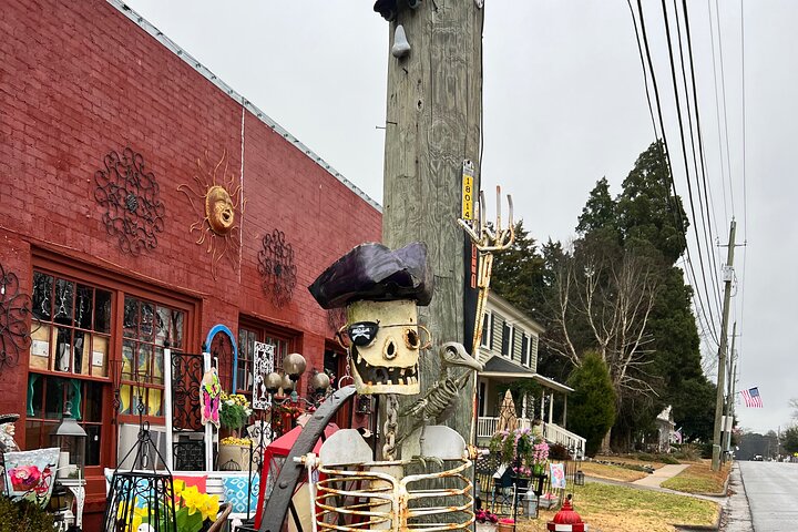 Williamsburg Ghosts, Witches and Pirates Tour