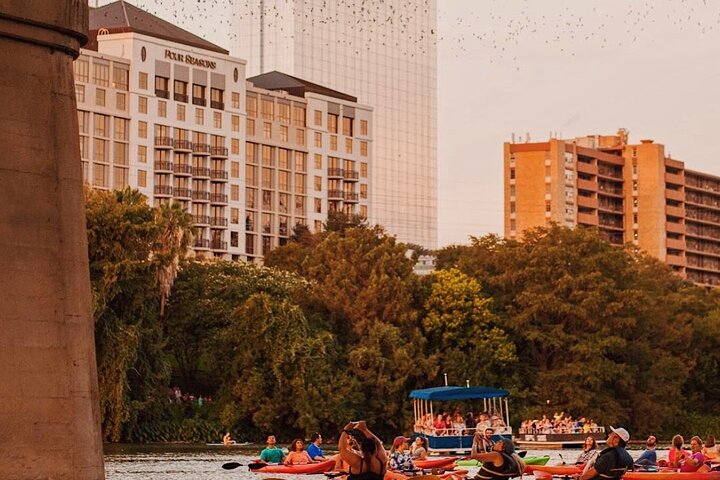 Guided Sunset Bat Kayak Tour in Austin