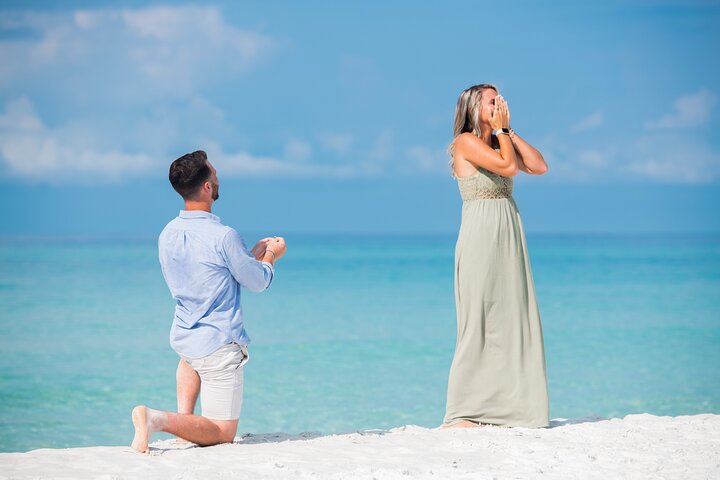 Private Vacation Photoshoot with Photographer in Virginia Beach