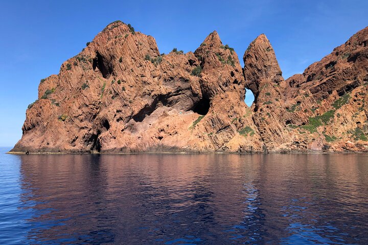De Sagone/Cargèse: Scandola Girolata 2h Calanques Piana Swimming