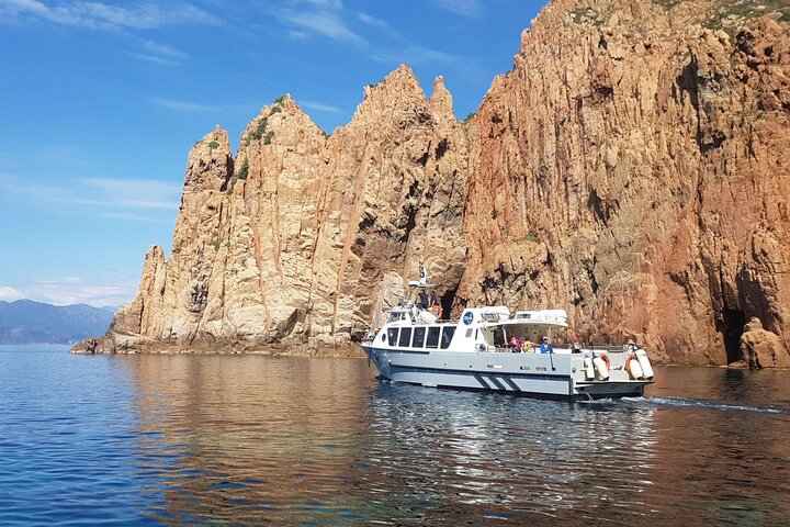 De Sagone/Cargèse: Scandola Girolata 2h Calanques Piana Swimming