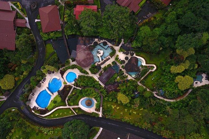 3 in 1 Combo: La Fortuna Waterfall, Hanging Bridges, Thermal Spa from San José