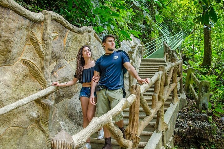 3 in 1 Combo: La Fortuna Waterfall, Hanging Bridges, Thermal Spa from San José
