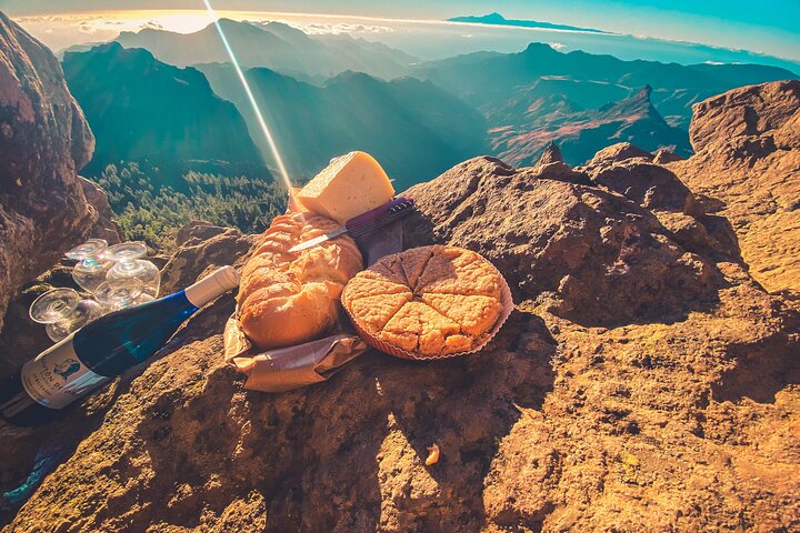 The Volcano Heart Tour: Hiking, Tasting and Sunset Experience