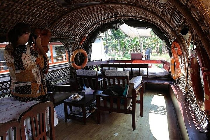 Trivandrum Private Tour: Overnight Alleppey Backwaters Houseboat Cruise