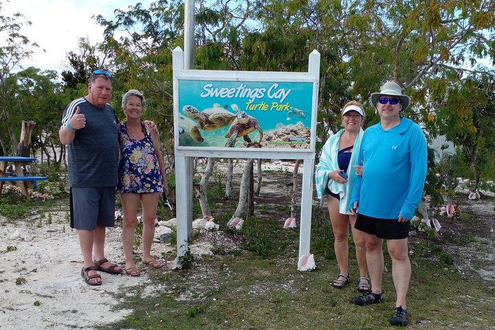 Blue hole, drift snorkeling, turtles Celebration Key is welcome