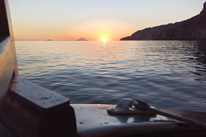 Private Boat Tour at Sunset to the Faraglioni of Lipari