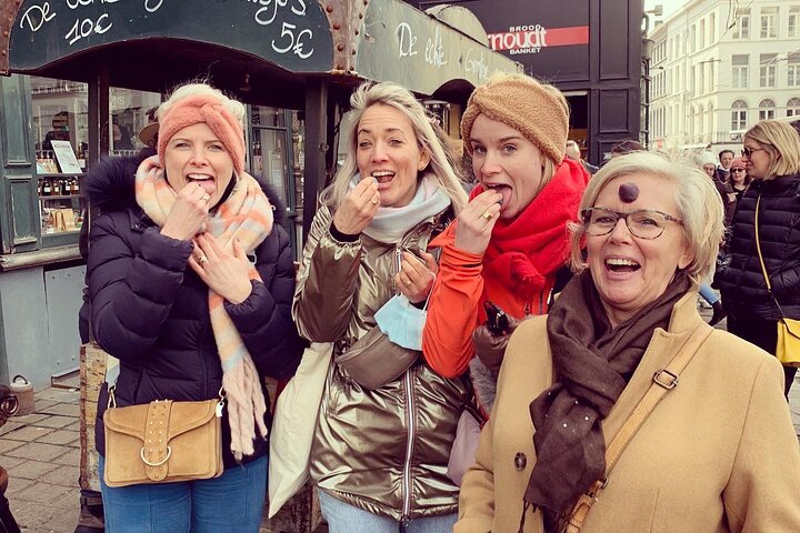 Ghent: Famous Belgian Chocolate Walking Tour with Tastings