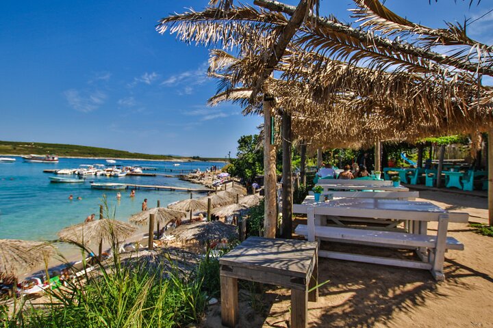 Medulin: All-Inclusive Pirate Boat Tour to Kamenjak Cave & Levan