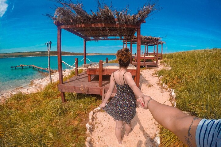 Medulin: All-Inclusive Pirate Boat Tour to Kamenjak Cave & Levan