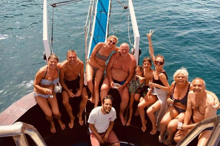 Boat excursion with lunch on board to discover Ischia