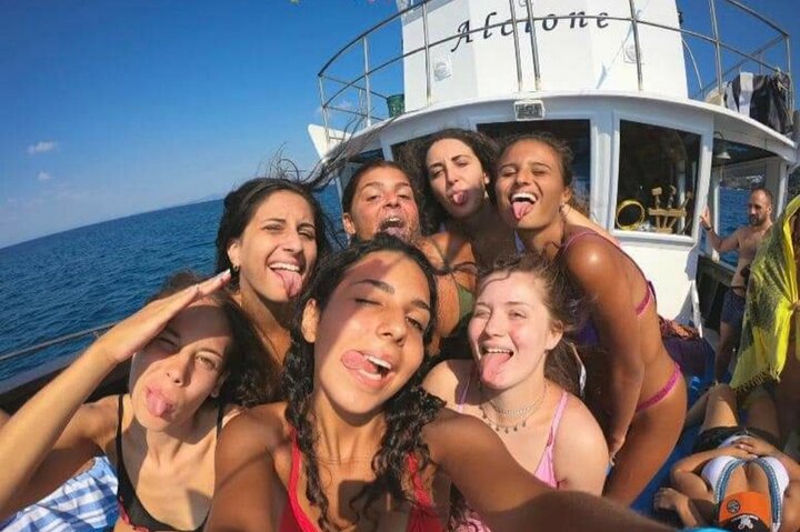 Boat excursion with lunch on board to discover Ischia