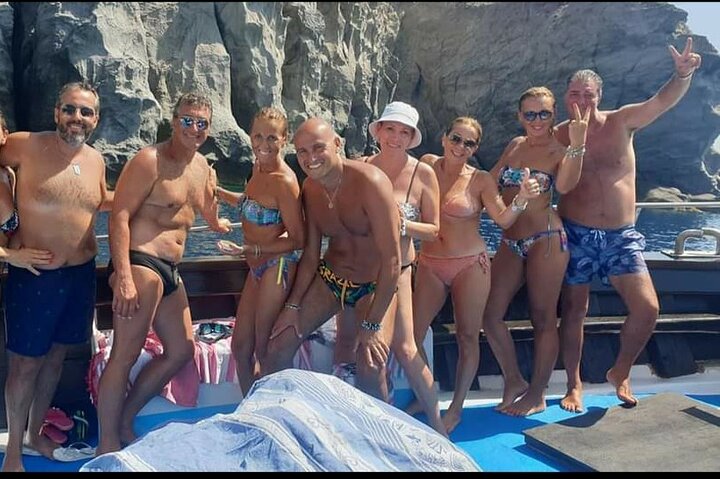 Boat excursion with lunch on board to discover Ischia