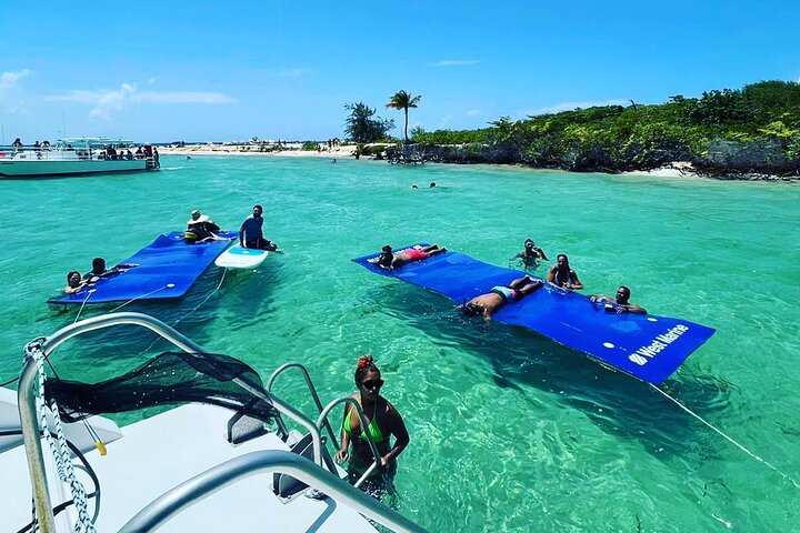 All Inclusive Beach and Snorkel Boat Tour to Icacos Island