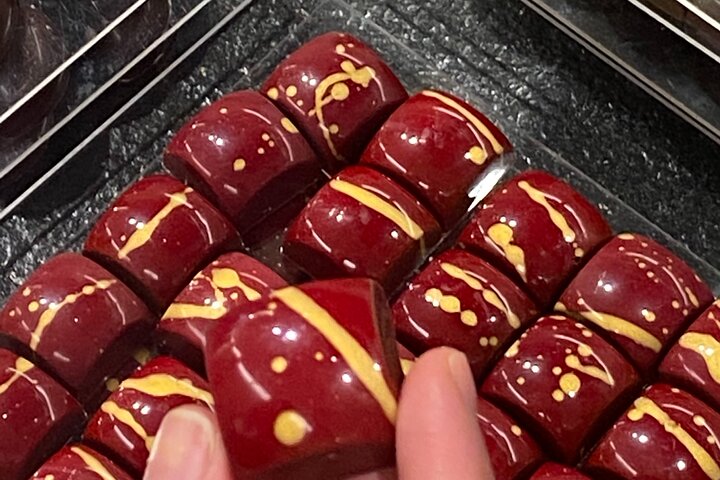 Ghent: Famous Belgian Chocolate Walking Tour with Tastings