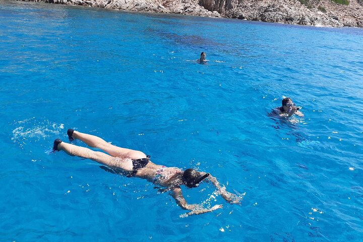 Boat tour to explore the Marine Protected Area of Tavolara