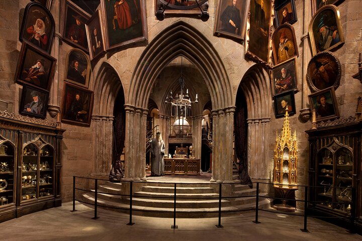 Warner Bros. Studio Harry Potter Tour with Superior Transport from London
