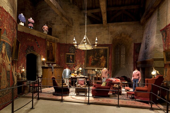 Warner Bros. Studio Harry Potter Tour with Superior Transport from London