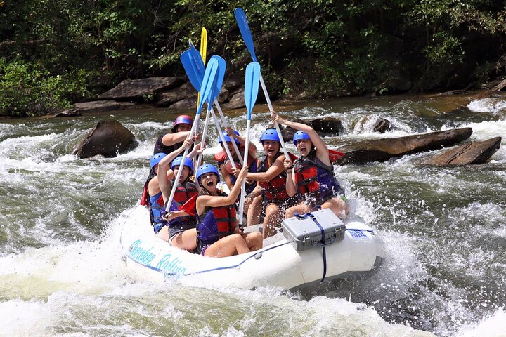 Full Ocoee River Rafting Adventure With Catered Shore Lunch