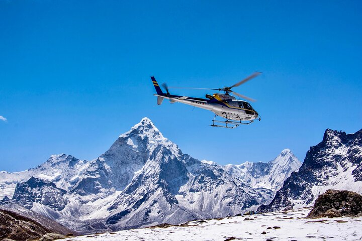 Landing Everest Base Camp and Gokyo Lake by Helicopter Day Tour