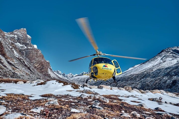 Landing Everest Base Camp and Gokyo Lake by Helicopter Day Tour