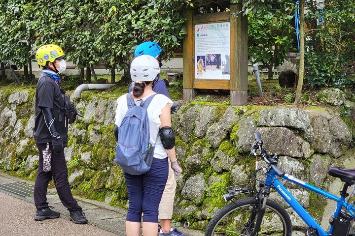 Private E-MTB guided cycling around Mt. Aso volcano & grasslands
