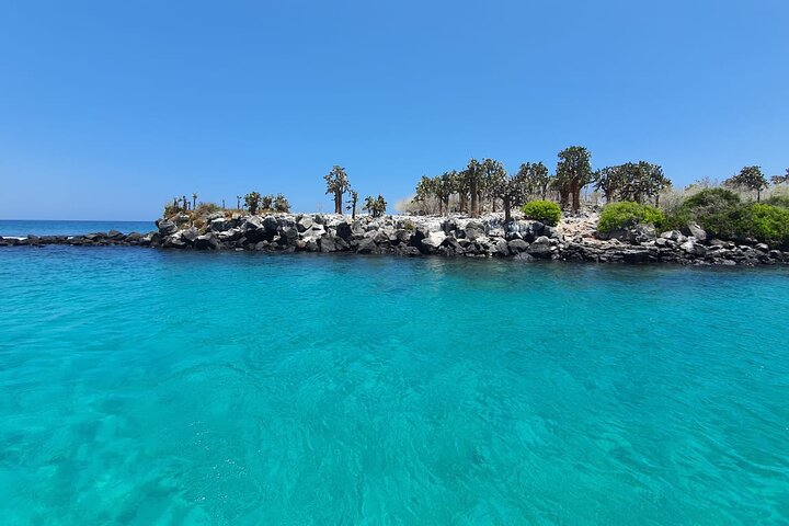 Day Tour to Santa Fe Island and Hidden Beach with snorkeling and fishing