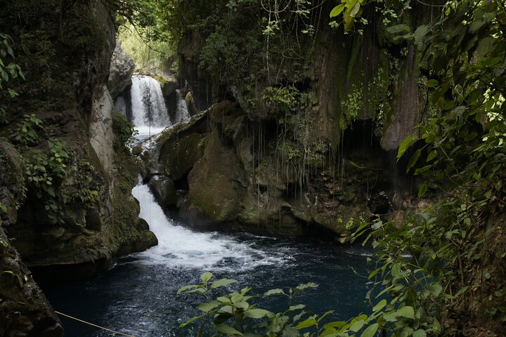 Full Day Private Tour to Puente de Dios and Tamasopo
