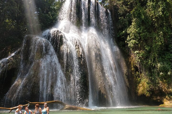 Full Day Private Tour to Puente de Dios and Tamasopo