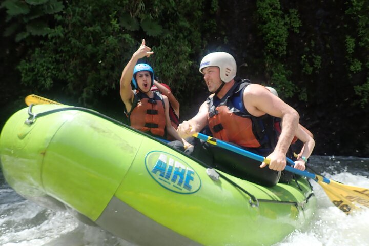 Extreme Rafting in Baños Ecuador Level III & IV +